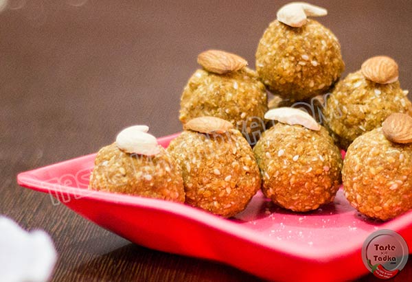 Til-ke-Ladoo-tastekatadka